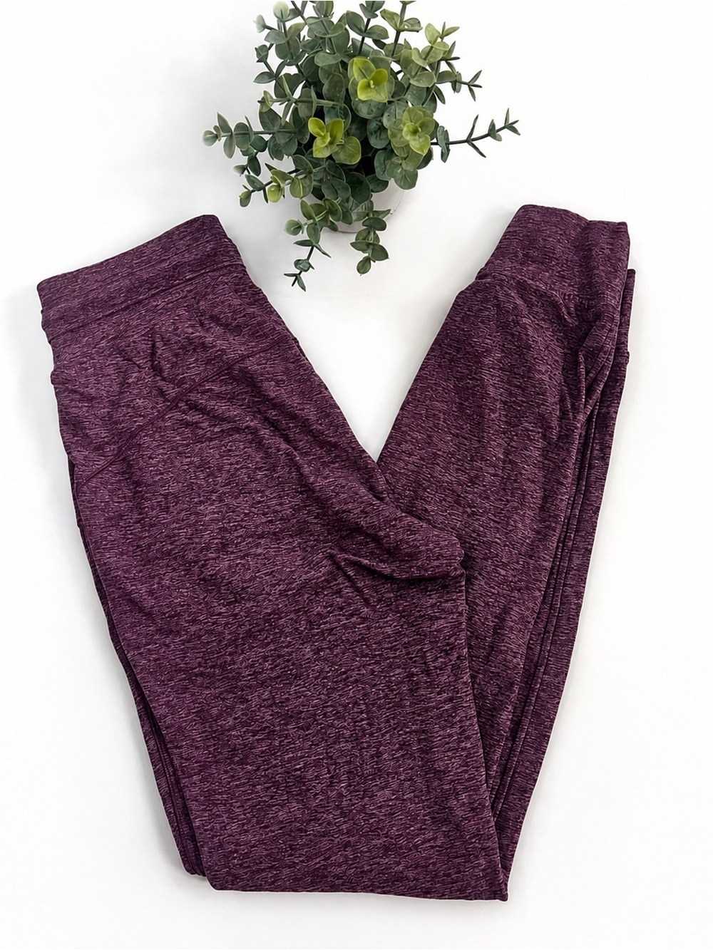 Lululemon Ready To Rulu Pant *Updated 29"
Heathered Arctic Plum Rulu Size 2